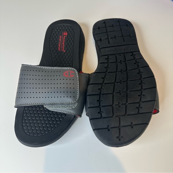 NWT Champion Kids Skid resistant slippers size 13 - Picture 4 of 13